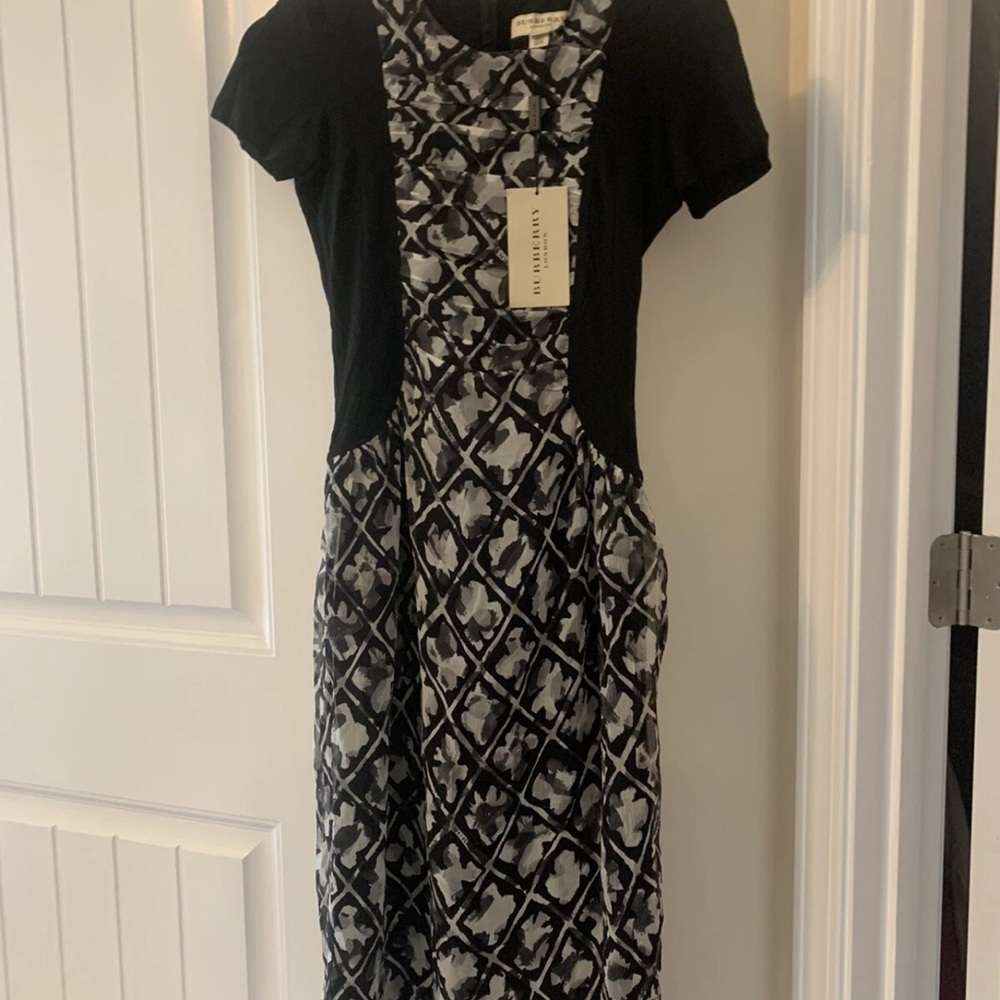 Burberry Slim Dress Women Size 2 New with Tag